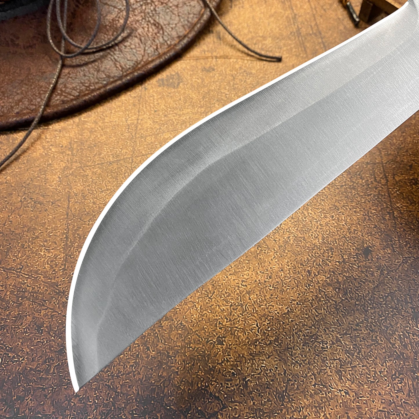 Stainless steel camping knife - Outdoor hiking knife, climbing knife, fishing knife, men's knife, with safety guard handle